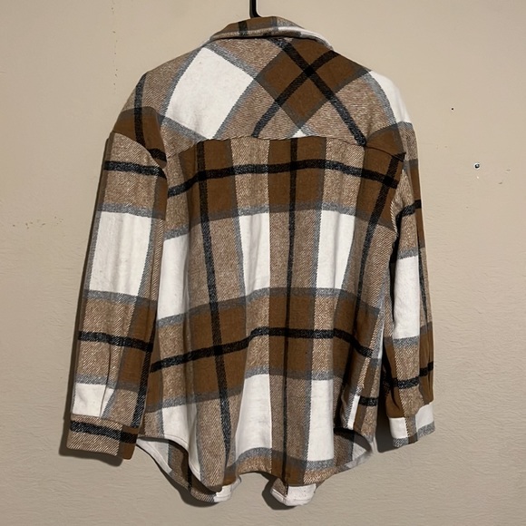 Womens shacket - Picture 3 of 3